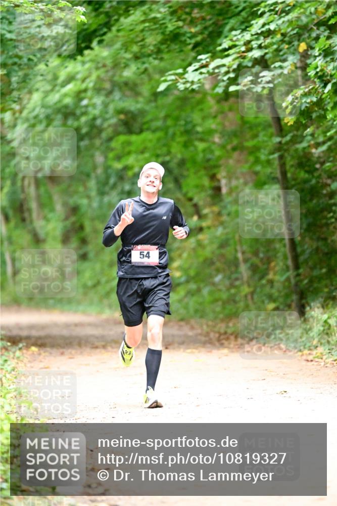 11.10.2026 - Bramfelder Halbmarathon 2026 Dr. Thomas Lammeyer http://msf.ph/oto/10819327 11.10.2026 10:13:14 Laufen 54 meine-sportfotos.de