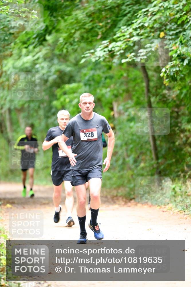 11.10.2026 - Bramfelder Halbmarathon 2026 Dr. Thomas Lammeyer http://msf.ph/oto/10819635 11.10.2026 10:14:30 Laufen 8, 328 meine-sportfotos.de
