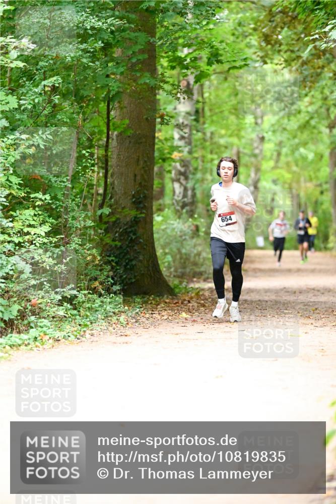 11.10.2026 - Bramfelder Halbmarathon 2026 Dr. Thomas Lammeyer http://msf.ph/oto/10819835 11.10.2026 10:17:08 Laufen 654 meine-sportfotos.de