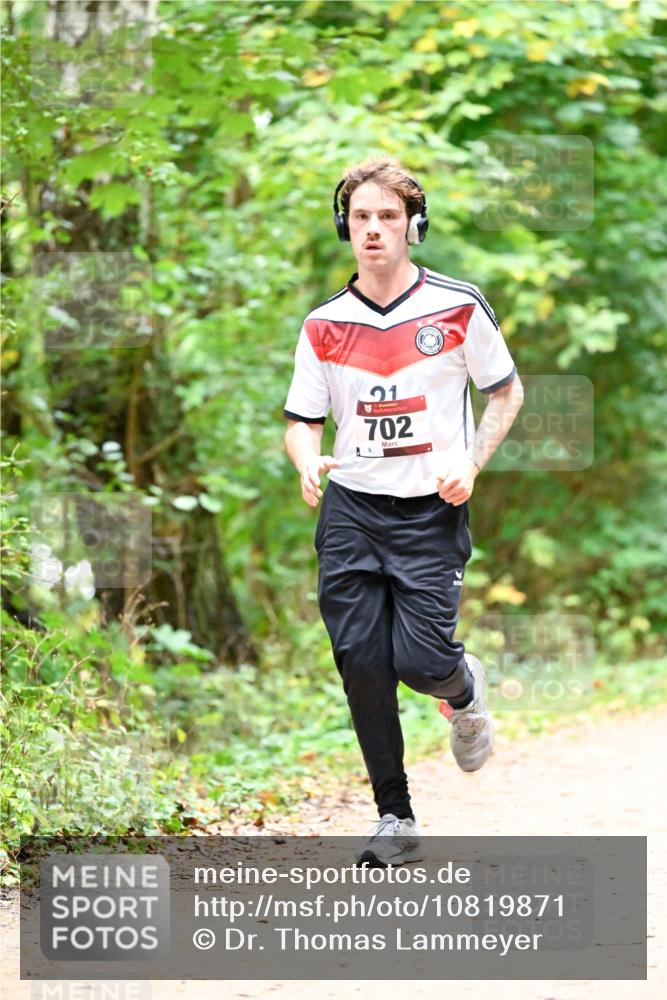 11.10.2026 - Bramfelder Halbmarathon 2026 Dr. Thomas Lammeyer http://msf.ph/oto/10819871 11.10.2026 10:17:32 Laufen 21, 702, 6 meine-sportfotos.de