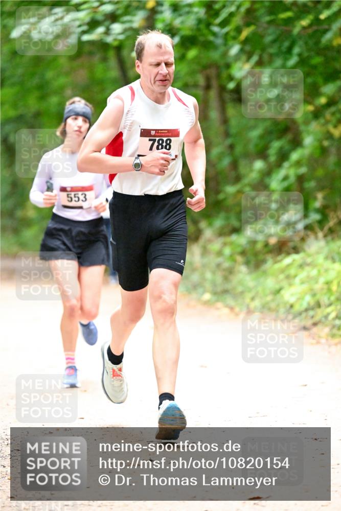 11.10.2026 - Bramfelder Halbmarathon 2026 Dr. Thomas Lammeyer http://msf.ph/oto/10820154 11.10.2026 10:19:35 Laufen 553, 35, 788, 45 meine-sportfotos.de