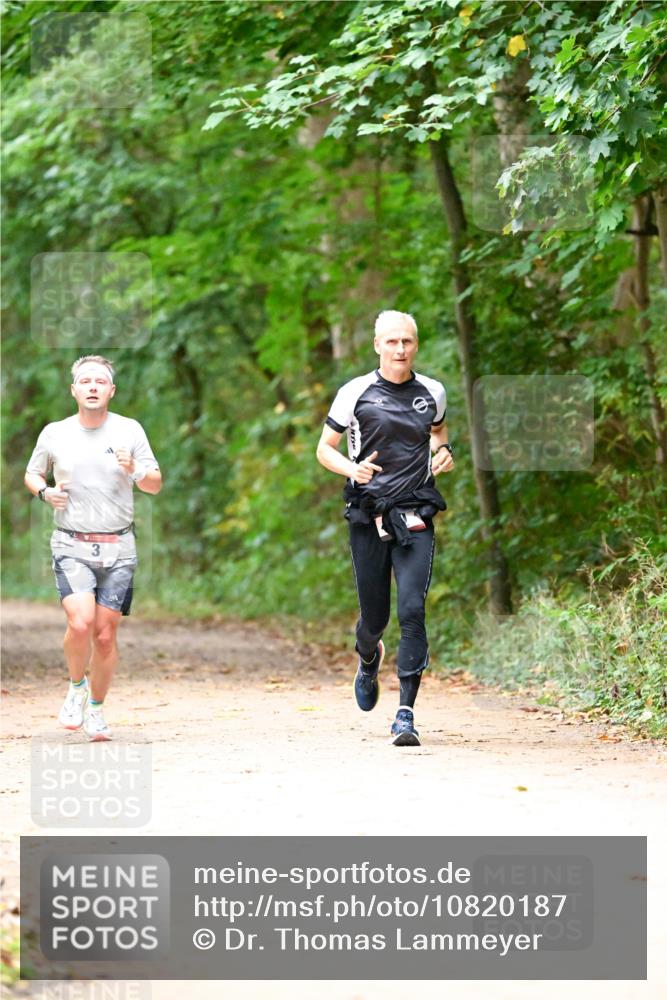 11.10.2026 - Bramfelder Halbmarathon 2026 Dr. Thomas Lammeyer http://msf.ph/oto/10820187 11.10.2026 10:20:05 Laufen 3 meine-sportfotos.de