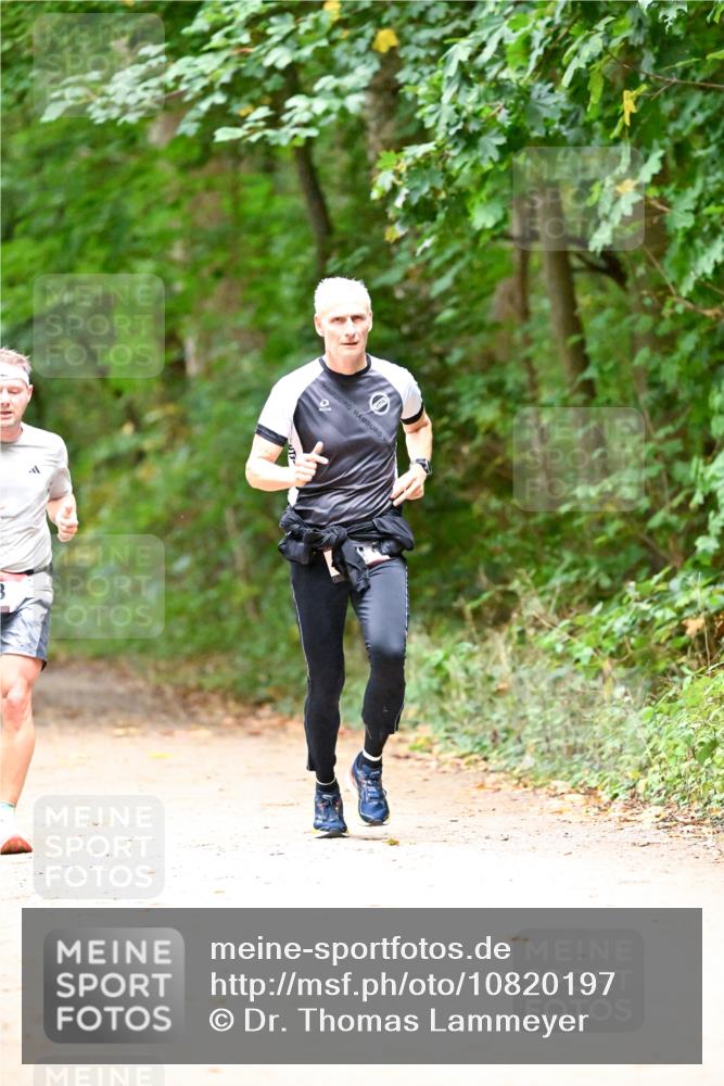 11.10.2026 - Bramfelder Halbmarathon 2026 Dr. Thomas Lammeyer http://msf.ph/oto/10820197 11.10.2026 10:20:06 Laufen  meine-sportfotos.de