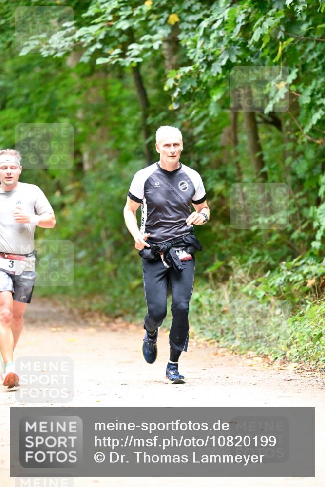 11.10.2026 - Bramfelder Halbmarathon 2026 Dr. Thomas Lammeyer http://msf.ph/oto/10820199 11.10.2026 10:20:06 Laufen 3 meine-sportfotos.de