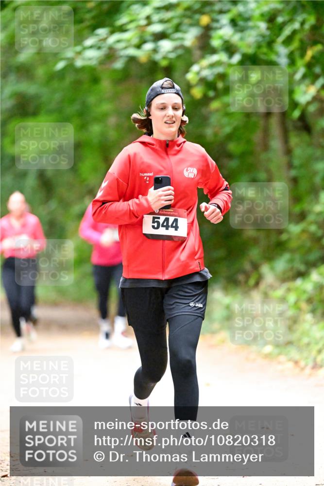 11.10.2026 - Bramfelder Halbmarathon 2026 Dr. Thomas Lammeyer http://msf.ph/oto/10820318 11.10.2026 10:20:50 Laufen 544 meine-sportfotos.de