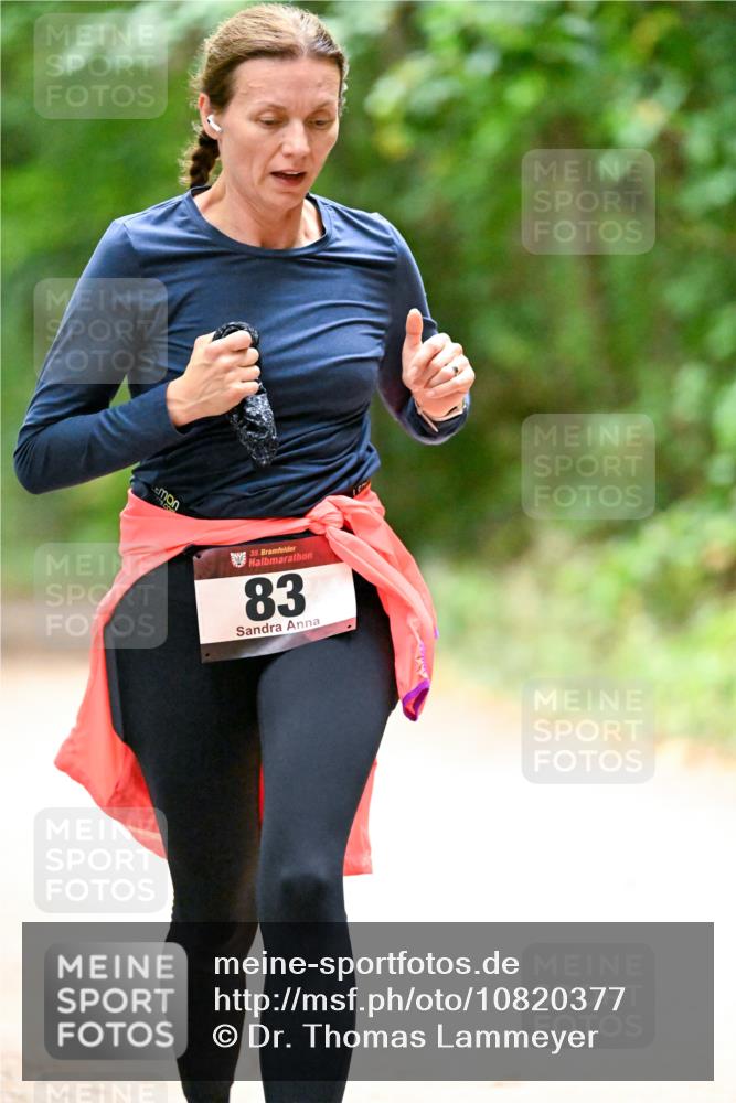 11.10.2026 - Bramfelder Halbmarathon 2026 Dr. Thomas Lammeyer http://msf.ph/oto/10820377 11.10.2026 10:21:03 Laufen 35, 83 meine-sportfotos.de
