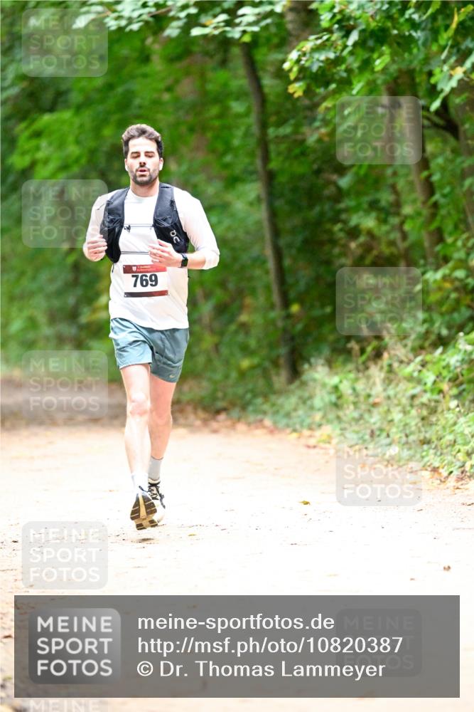 11.10.2026 - Bramfelder Halbmarathon 2026 Dr. Thomas Lammeyer http://msf.ph/oto/10820387 11.10.2026 10:21:16 Laufen 769 meine-sportfotos.de