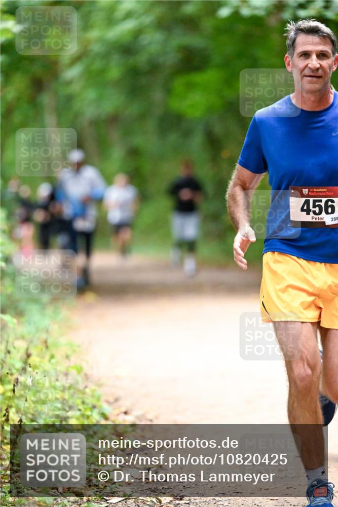 11.10.2026 - Bramfelder Halbmarathon 2026 Dr. Thomas Lammeyer http://msf.ph/oto/10820425 11.10.2026 10:21:27 Laufen 35, 456, 288 meine-sportfotos.de