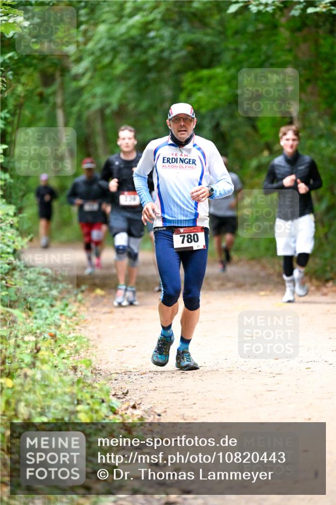 11.10.2026 - Bramfelder Halbmarathon 2026 Dr. Thomas Lammeyer http://msf.ph/oto/10820443 11.10.2026 10:21:32 Laufen 780 meine-sportfotos.de