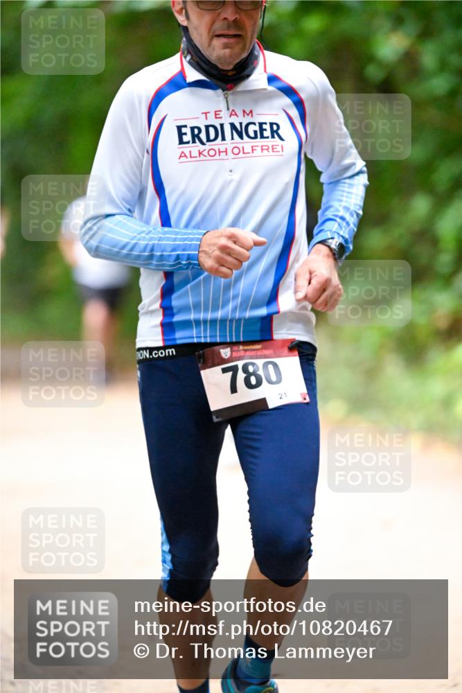 11.10.2026 - Bramfelder Halbmarathon 2026 Dr. Thomas Lammeyer http://msf.ph/oto/10820467 11.10.2026 10:21:35 Laufen 780, 21 meine-sportfotos.de