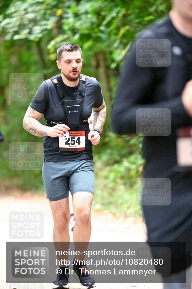 11.10.2026 - Bramfelder Halbmarathon 2026 Dr. Thomas Lammeyer http://msf.ph/oto/10820480 11.10.2026 10:21:40 Laufen 34, 35, 254 meine-sportfotos.de