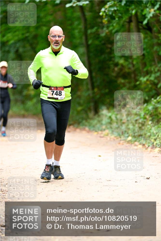 11.10.2026 - Bramfelder Halbmarathon 2026 Dr. Thomas Lammeyer http://msf.ph/oto/10820519 11.10.2026 10:21:55 Laufen 748, 257 meine-sportfotos.de