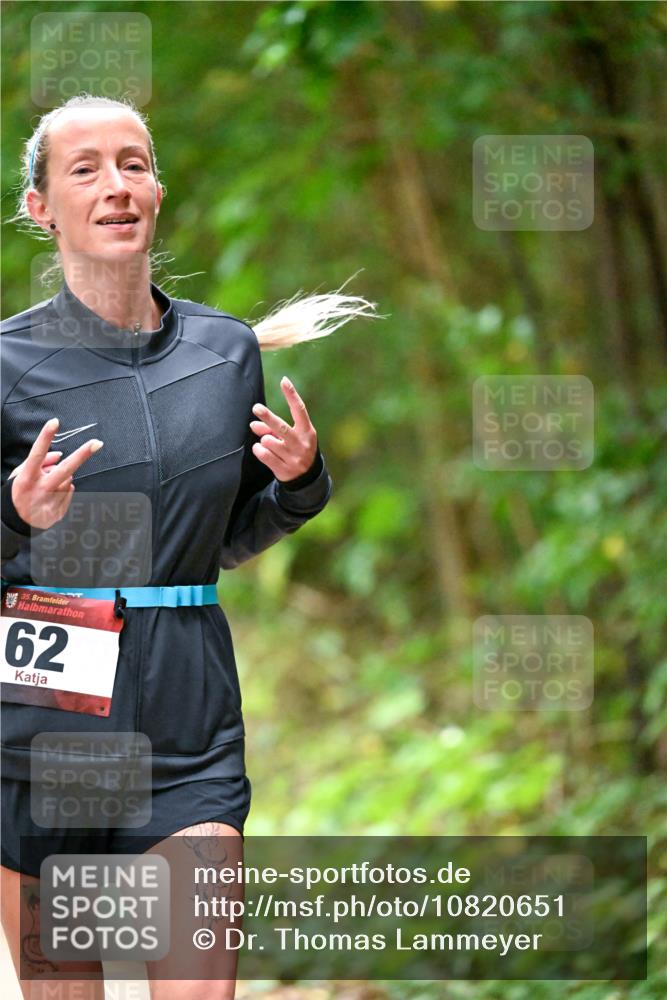 11.10.2026 - Bramfelder Halbmarathon 2026 Dr. Thomas Lammeyer http://msf.ph/oto/10820651 11.10.2026 10:22:30 Laufen 35, 62 meine-sportfotos.de