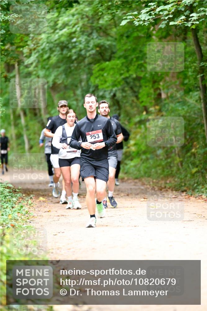 11.10.2026 - Bramfelder Halbmarathon 2026 Dr. Thomas Lammeyer http://msf.ph/oto/10820679 11.10.2026 10:22:45 Laufen 253 meine-sportfotos.de