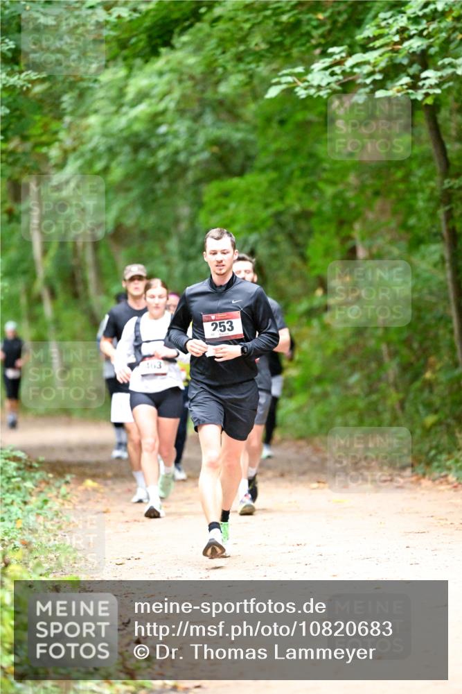11.10.2026 - Bramfelder Halbmarathon 2026 Dr. Thomas Lammeyer http://msf.ph/oto/10820683 11.10.2026 10:22:46 Laufen 463, 253 meine-sportfotos.de