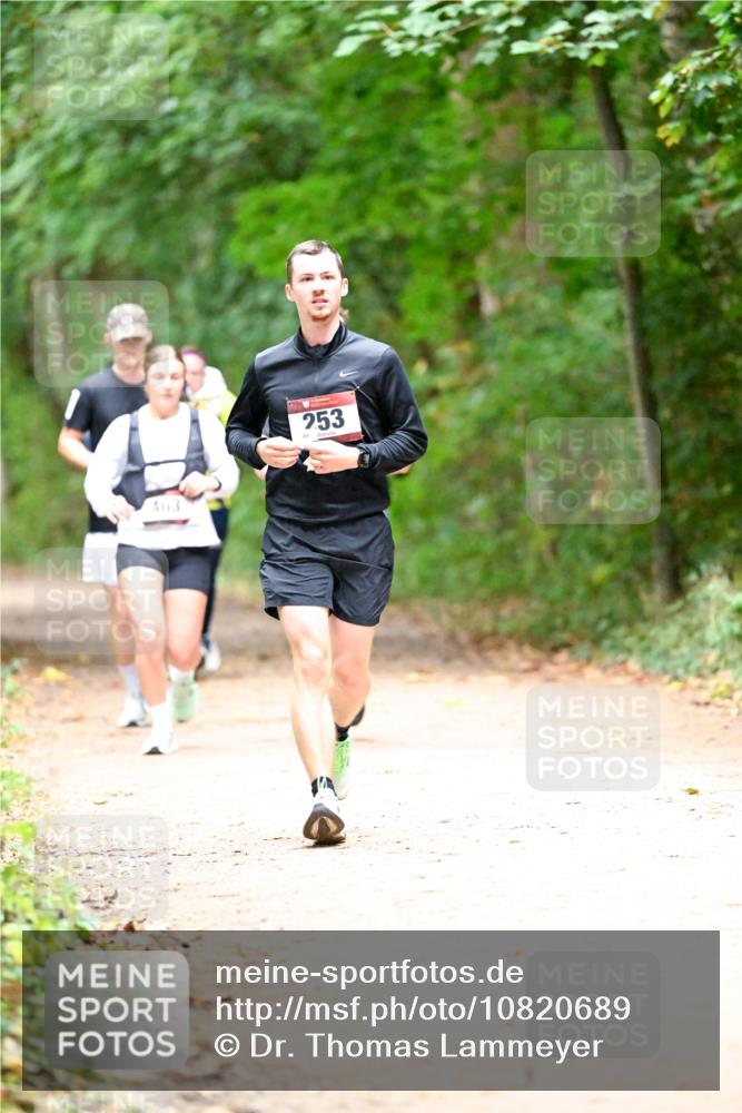 11.10.2026 - Bramfelder Halbmarathon 2026 Dr. Thomas Lammeyer http://msf.ph/oto/10820689 11.10.2026 10:22:46 Laufen 463, 253 meine-sportfotos.de
