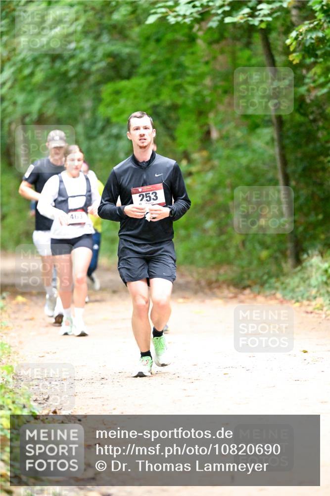 11.10.2026 - Bramfelder Halbmarathon 2026 Dr. Thomas Lammeyer http://msf.ph/oto/10820690 11.10.2026 10:22:46 Laufen 463, 253, 49 meine-sportfotos.de