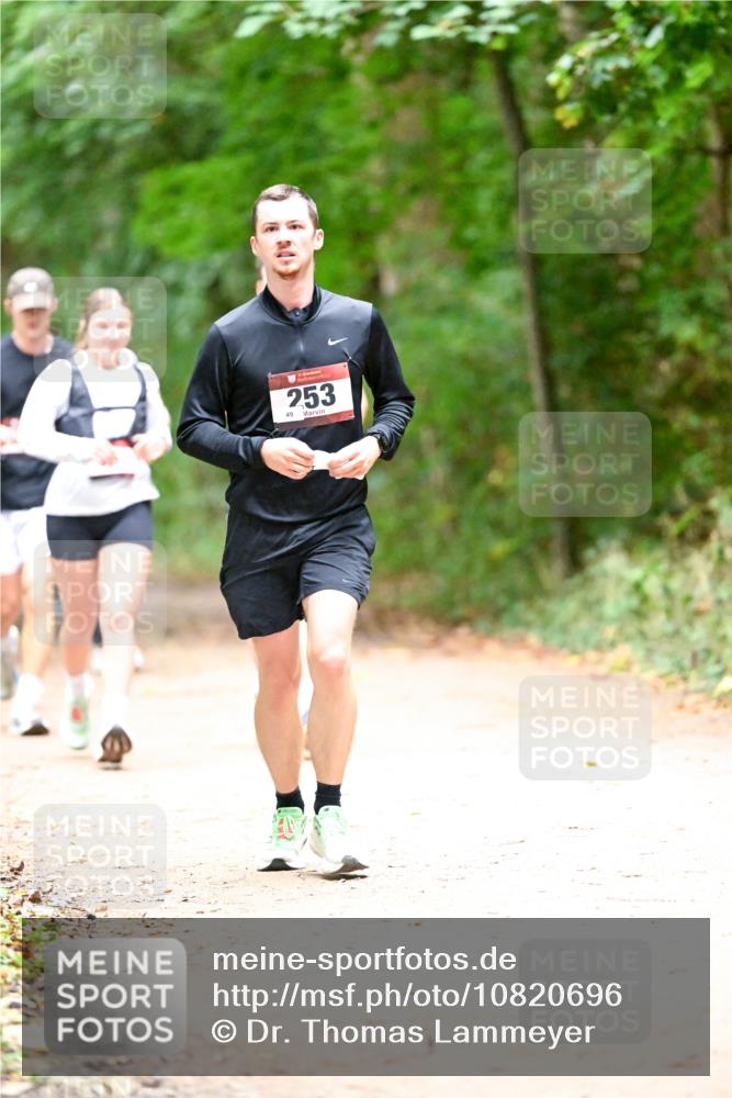11.10.2026 - Bramfelder Halbmarathon 2026 Dr. Thomas Lammeyer http://msf.ph/oto/10820696 11.10.2026 10:22:47 Laufen 253, 49 meine-sportfotos.de