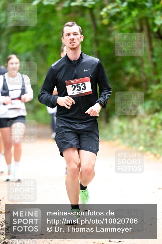 11.10.2026 - Bramfelder Halbmarathon 2026 Dr. Thomas Lammeyer http://msf.ph/oto/10820706 11.10.2026 10:22:49 Laufen 35, 253, 49 meine-sportfotos.de