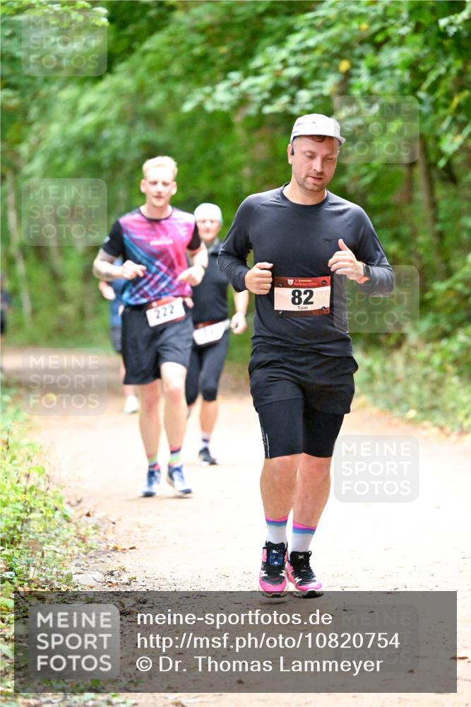 11.10.2026 - Bramfelder Halbmarathon 2026 Dr. Thomas Lammeyer http://msf.ph/oto/10820754 11.10.2026 10:23:02 Laufen 222, 82 meine-sportfotos.de