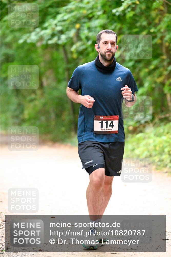 11.10.2026 - Bramfelder Halbmarathon 2026 Dr. Thomas Lammeyer http://msf.ph/oto/10820787 11.10.2026 10:23:09 Laufen 35, 114 meine-sportfotos.de
