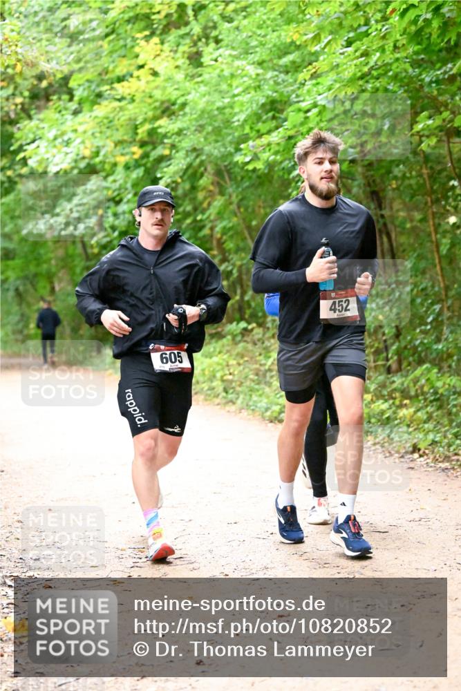 11.10.2026 - Bramfelder Halbmarathon 2026 Dr. Thomas Lammeyer http://msf.ph/oto/10820852 11.10.2026 10:23:24 Laufen 605, 452 meine-sportfotos.de