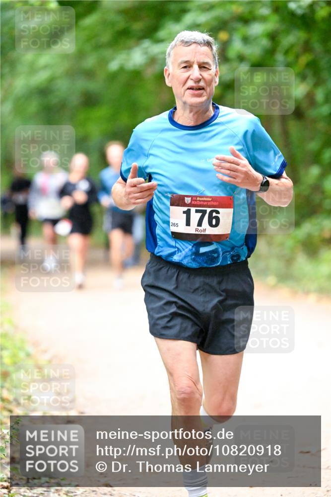 11.10.2026 - Bramfelder Halbmarathon 2026 Dr. Thomas Lammeyer http://msf.ph/oto/10820918 11.10.2026 10:23:40 Laufen 265, 35, 176 meine-sportfotos.de