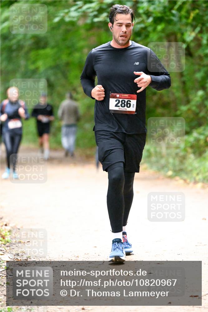11.10.2026 - Bramfelder Halbmarathon 2026 Dr. Thomas Lammeyer http://msf.ph/oto/10820967 11.10.2026 10:23:50 Laufen 286, 860 meine-sportfotos.de