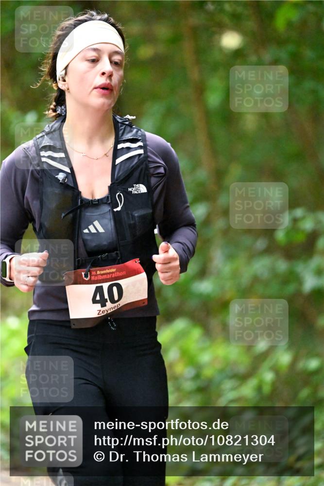 11.10.2026 - Bramfelder Halbmarathon 2026 Dr. Thomas Lammeyer http://msf.ph/oto/10821304 11.10.2026 10:25:18 Laufen 35, 40 meine-sportfotos.de