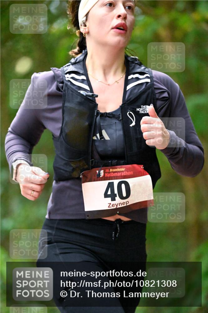 11.10.2026 - Bramfelder Halbmarathon 2026 Dr. Thomas Lammeyer http://msf.ph/oto/10821308 11.10.2026 10:25:19 Laufen 35, 40 meine-sportfotos.de