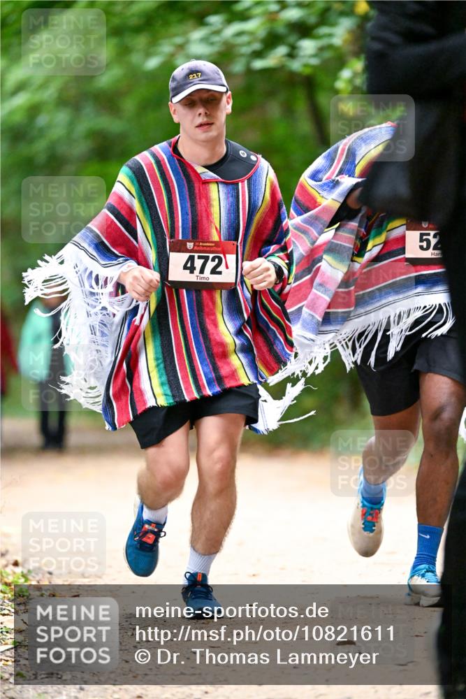 11.10.2026 - Bramfelder Halbmarathon 2026 Dr. Thomas Lammeyer http://msf.ph/oto/10821611 11.10.2026 10:28:30 Laufen 217, 35, 472, 52 meine-sportfotos.de