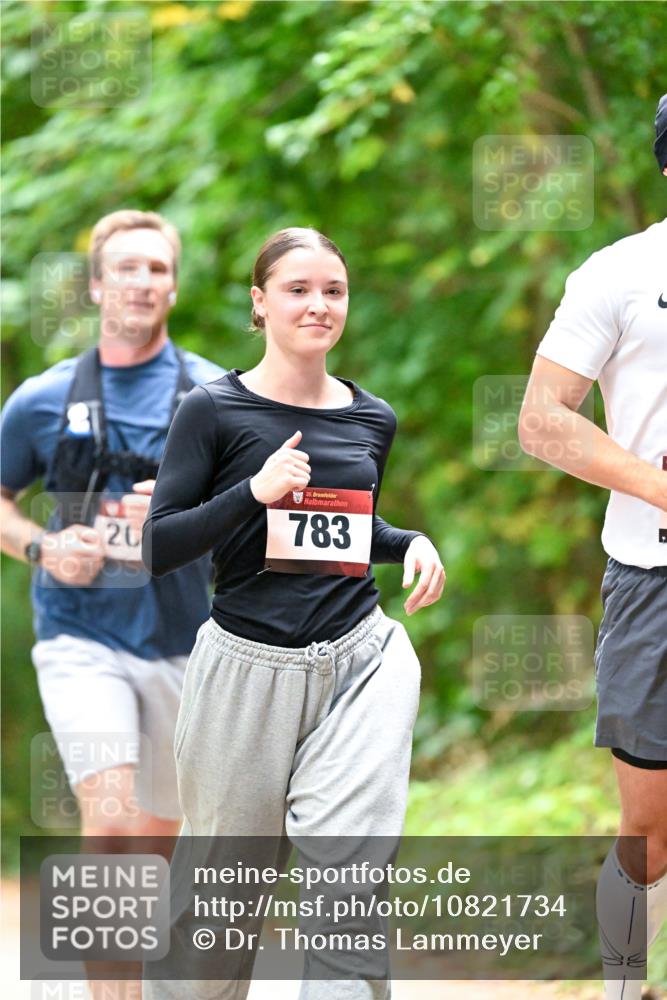 11.10.2026 - Bramfelder Halbmarathon 2026 Dr. Thomas Lammeyer http://msf.ph/oto/10821734 11.10.2026 10:29:30 Laufen 20, 35, 783 meine-sportfotos.de