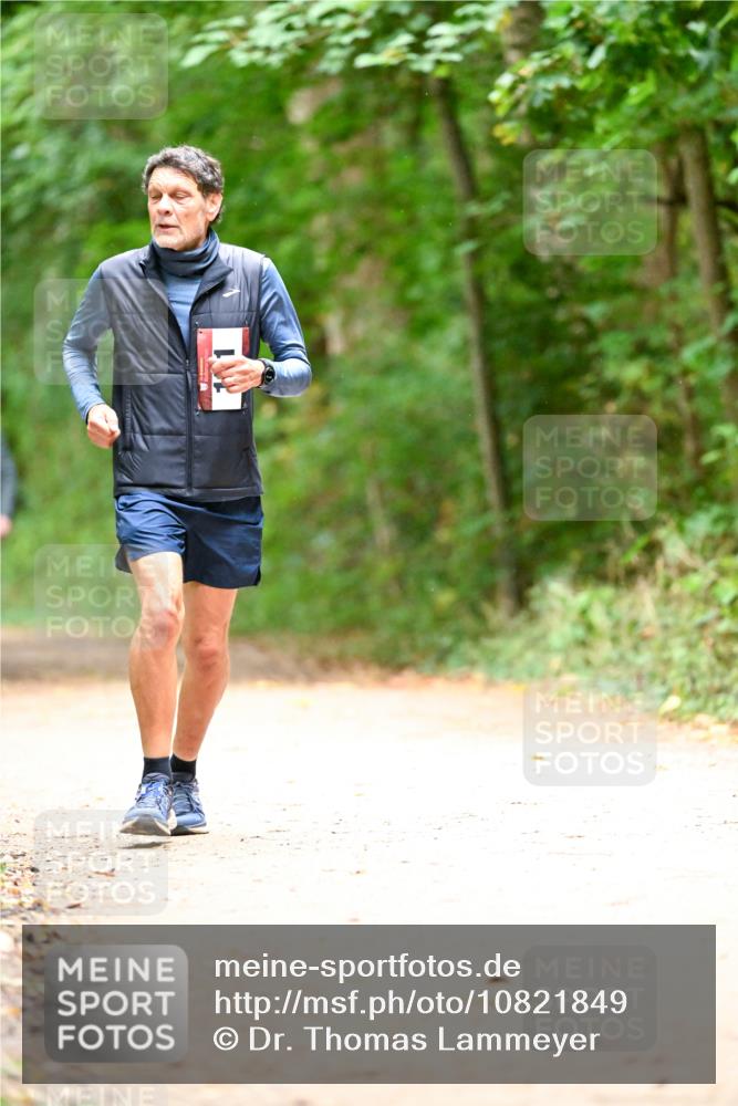 11.10.2026 - Bramfelder Halbmarathon 2026 Dr. Thomas Lammeyer http://msf.ph/oto/10821849 11.10.2026 10:30:11 Laufen  meine-sportfotos.de