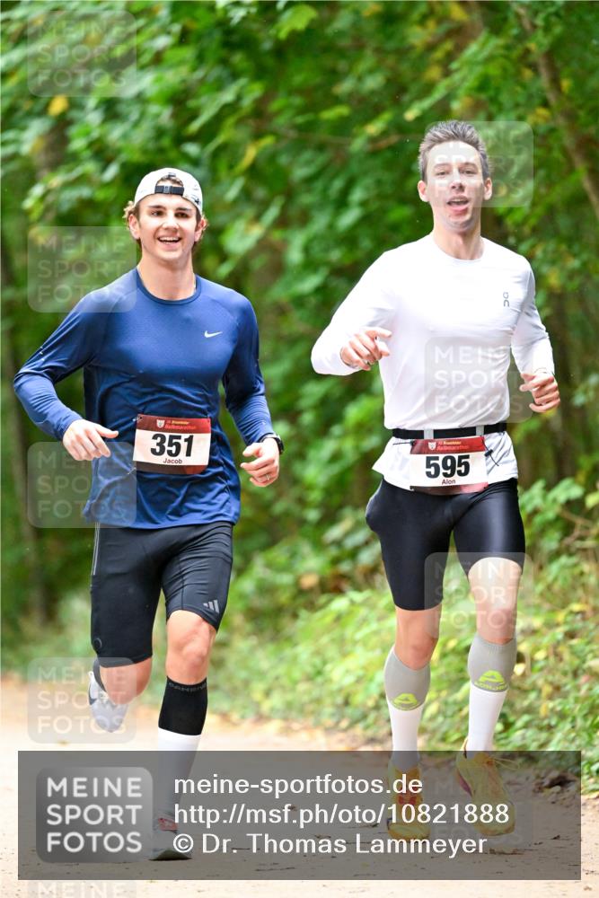 11.10.2026 - Bramfelder Halbmarathon 2026 Dr. Thomas Lammeyer http://msf.ph/oto/10821888 11.10.2026 10:30:25 Laufen 351, 595 meine-sportfotos.de