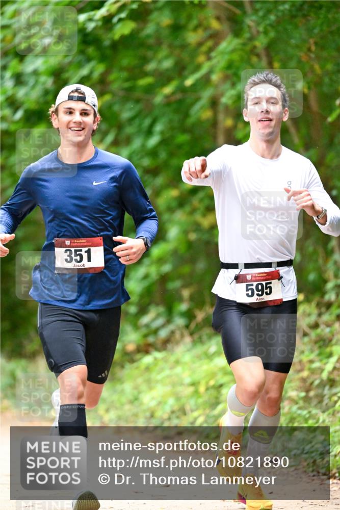 11.10.2026 - Bramfelder Halbmarathon 2026 Dr. Thomas Lammeyer http://msf.ph/oto/10821890 11.10.2026 10:30:25 Laufen 35, 351, 595 meine-sportfotos.de