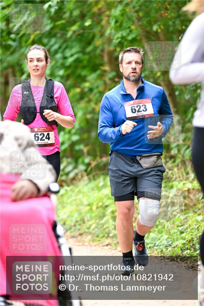 11.10.2026 - Bramfelder Halbmarathon 2026 Dr. Thomas Lammeyer http://msf.ph/oto/10821942 11.10.2026 10:30:49 Laufen 624, 623 meine-sportfotos.de