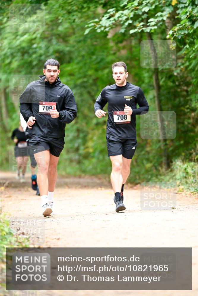 11.10.2026 - Bramfelder Halbmarathon 2026 Dr. Thomas Lammeyer http://msf.ph/oto/10821965 11.10.2026 10:30:59 Laufen 709, 708 meine-sportfotos.de