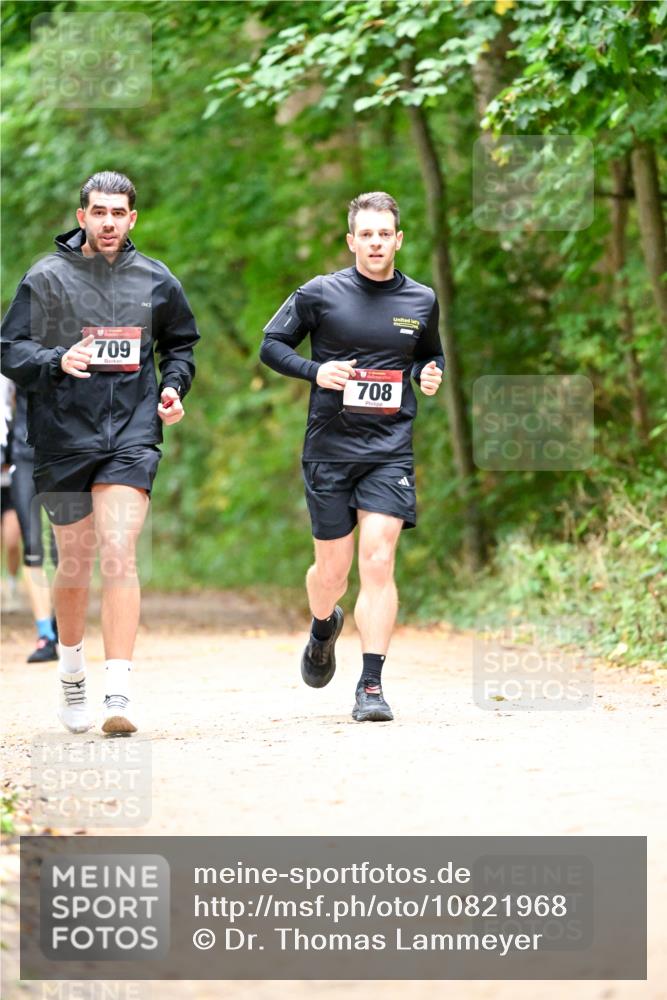 11.10.2026 - Bramfelder Halbmarathon 2026 Dr. Thomas Lammeyer http://msf.ph/oto/10821968 11.10.2026 10:30:59 Laufen 709, 708 meine-sportfotos.de
