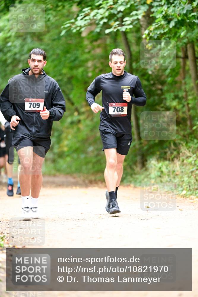 11.10.2026 - Bramfelder Halbmarathon 2026 Dr. Thomas Lammeyer http://msf.ph/oto/10821970 11.10.2026 10:31:00 Laufen 709, 708 meine-sportfotos.de
