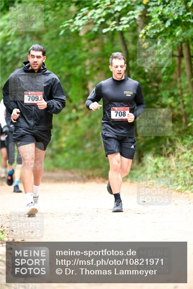 11.10.2026 - Bramfelder Halbmarathon 2026 Dr. Thomas Lammeyer http://msf.ph/oto/10821971 11.10.2026 10:31:00 Laufen 709, 708 meine-sportfotos.de