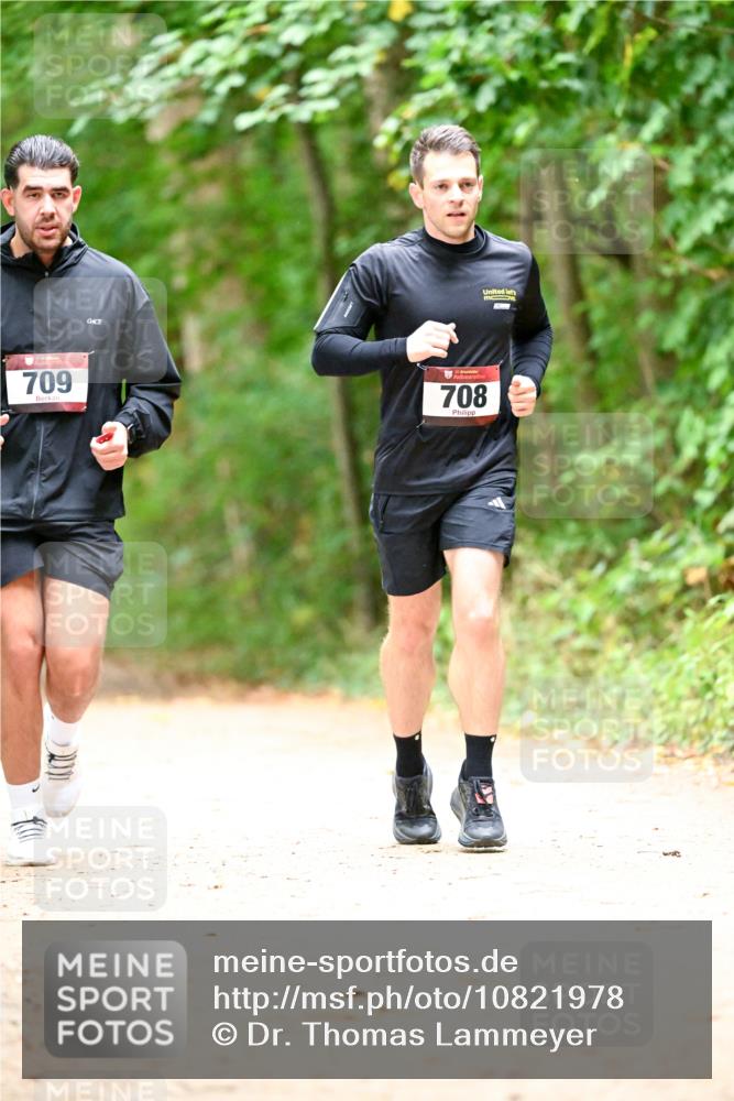 11.10.2026 - Bramfelder Halbmarathon 2026 Dr. Thomas Lammeyer http://msf.ph/oto/10821978 11.10.2026 10:31:01 Laufen 709, 708 meine-sportfotos.de
