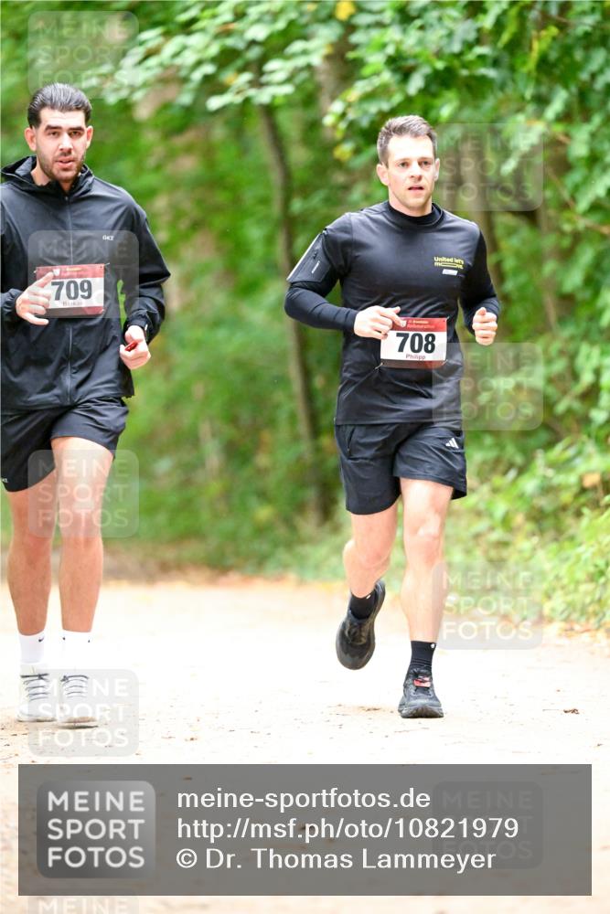 11.10.2026 - Bramfelder Halbmarathon 2026 Dr. Thomas Lammeyer http://msf.ph/oto/10821979 11.10.2026 10:31:01 Laufen 709, 708 meine-sportfotos.de