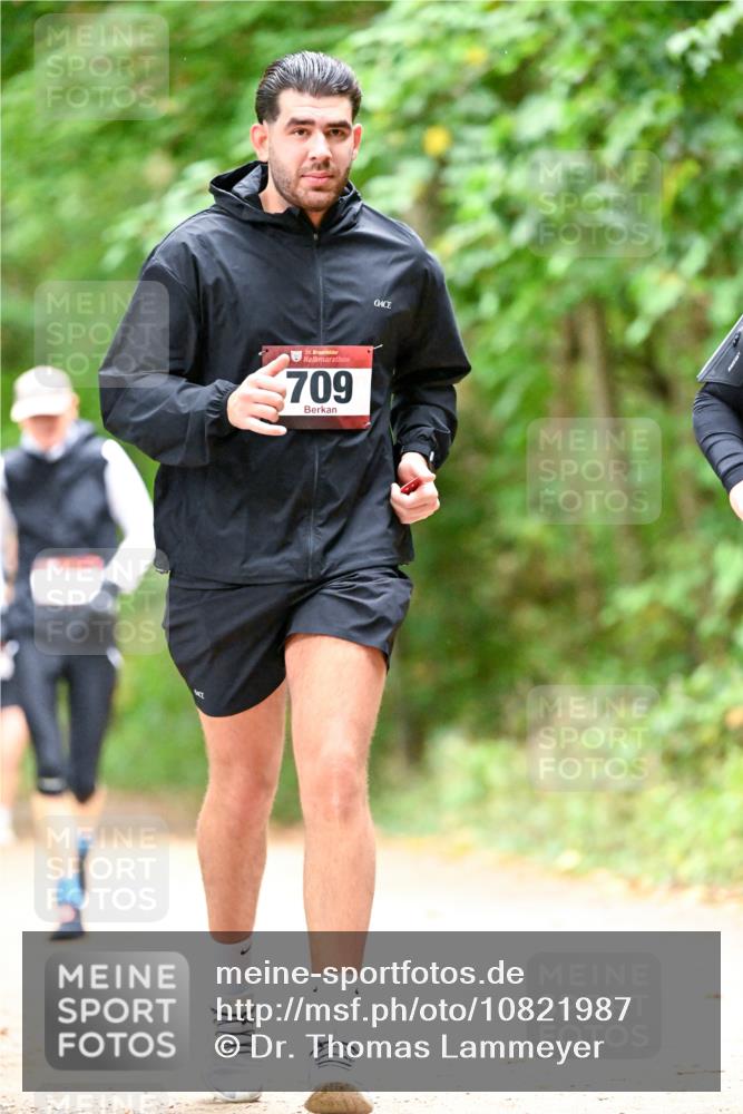 11.10.2026 - Bramfelder Halbmarathon 2026 Dr. Thomas Lammeyer http://msf.ph/oto/10821987 11.10.2026 10:31:02 Laufen 35, 709 meine-sportfotos.de