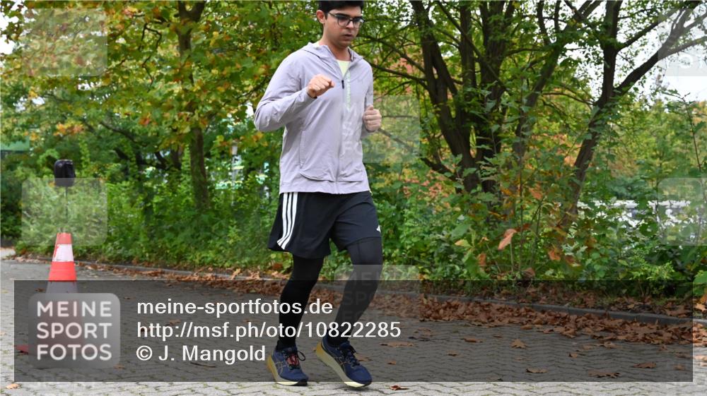 11.10.2026 - Bramfelder Halbmarathon 2026 J. Mangold http://msf.ph/oto/10822285 11.10.2026 10:12:28 Laufen 577, 593, 611 meine-sportfotos.de