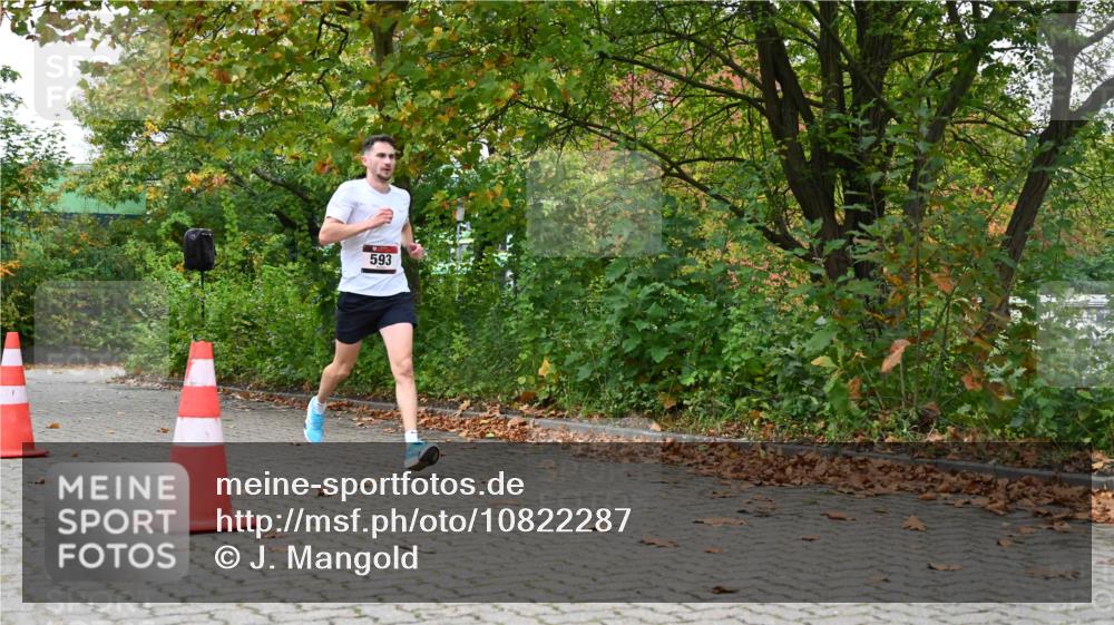 11.10.2026 - Bramfelder Halbmarathon 2026 J. Mangold http://msf.ph/oto/10822287 11.10.2026 10:12:31 Laufen 577, 593, 611 meine-sportfotos.de