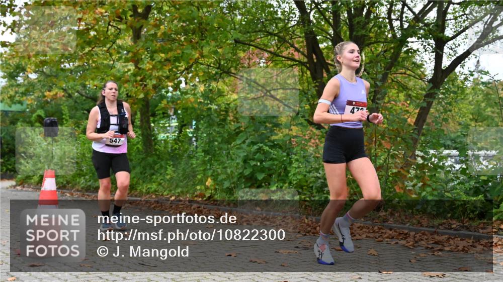 11.10.2026 - Bramfelder Halbmarathon 2026 J. Mangold http://msf.ph/oto/10822300 11.10.2026 10:13:04 Laufen 479, 547 meine-sportfotos.de