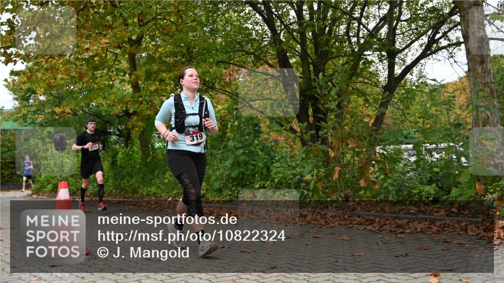 11.10.2026 - Bramfelder Halbmarathon 2026 J. Mangold http://msf.ph/oto/10822324 11.10.2026 10:13:54 Laufen 214, 319, 439 meine-sportfotos.de
