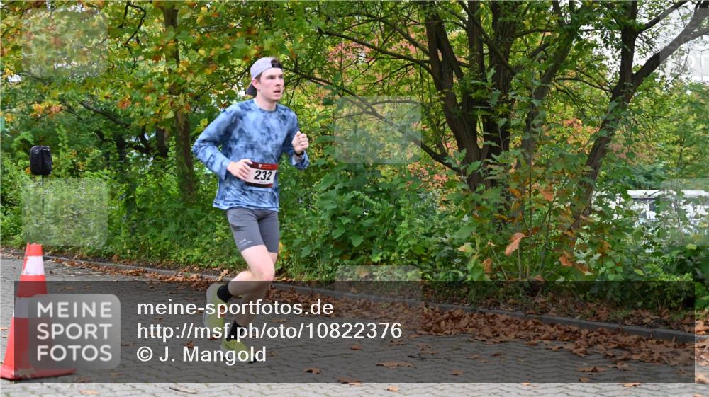 11.10.2026 - Bramfelder Halbmarathon 2026 J. Mangold http://msf.ph/oto/10822376 11.10.2026 10:15:12 Laufen 232 meine-sportfotos.de
