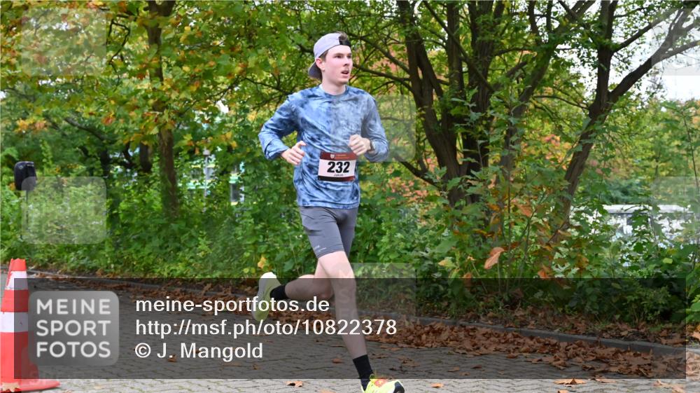 11.10.2026 - Bramfelder Halbmarathon 2026 J. Mangold http://msf.ph/oto/10822378 11.10.2026 10:15:12 Laufen 232 meine-sportfotos.de