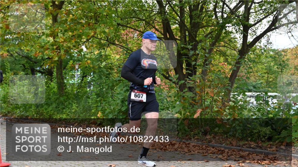 11.10.2026 - Bramfelder Halbmarathon 2026 J. Mangold http://msf.ph/oto/10822433 11.10.2026 10:16:18 Laufen 607 meine-sportfotos.de